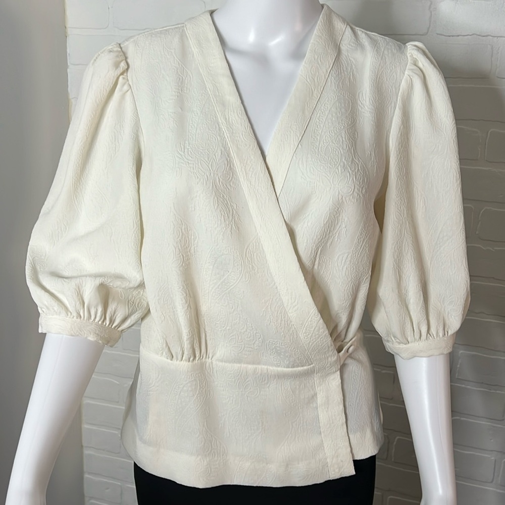 BCBGMAXAZRIA PAISLEY PEPLUM TOP SIZE SMALL
